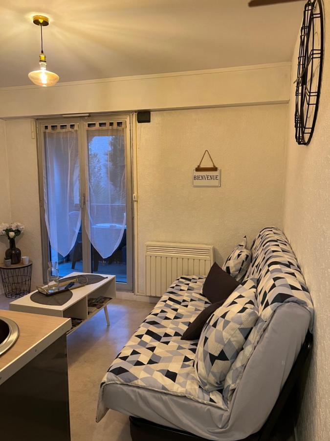 Joli Studio Avec Parking Prive Moulins  Dış mekan fotoğraf